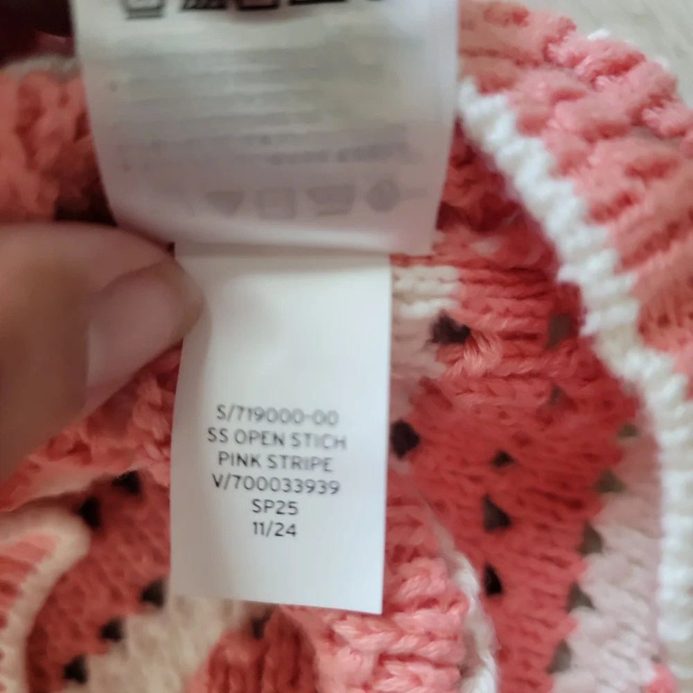 GAP Pink and White Crochet Stripe Sweater - Picture 4 of 5